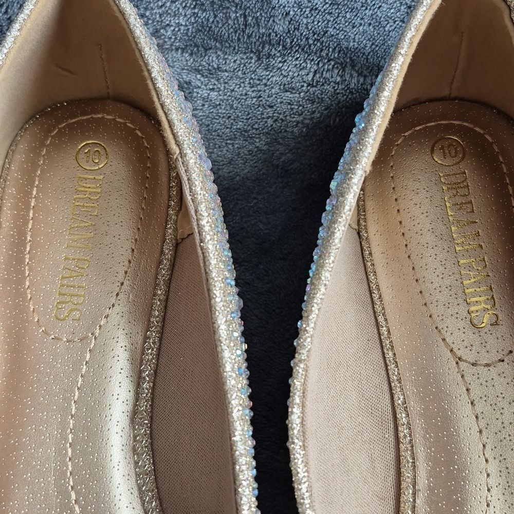 Dream Pairs Women's 10 Sparkle Diamond Incrusted Flats - New - Picture 3 of 7